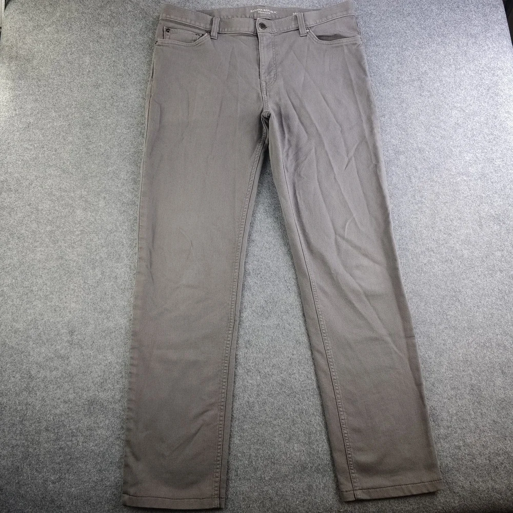 Banana Republic Traveler Pants Mens 36x31 ( Tag 36x36) Gray Flat Front Slim Fit